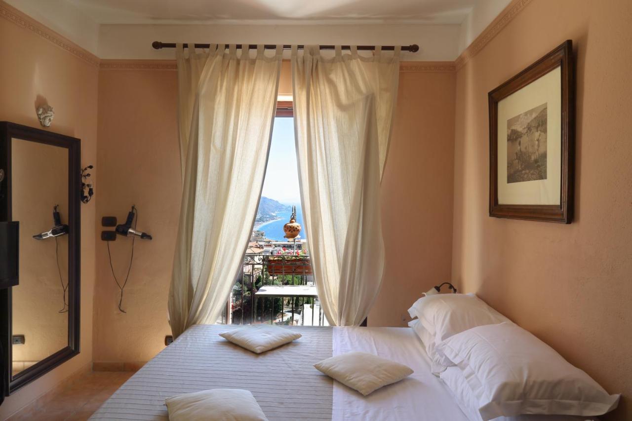 Isoco Guest House SantʼAlessio Siculo Exterior foto